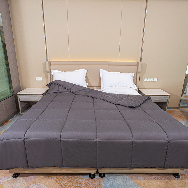 Tkanina: Punjenje mikrofibera: staklene kuglice / poliesterska boja: bijela ili prilagođena veličina: blizanac, puna, kraljica, kralj ili prilagođeno pakiranje: usisavanje, PVC, žica ili prilagođena.